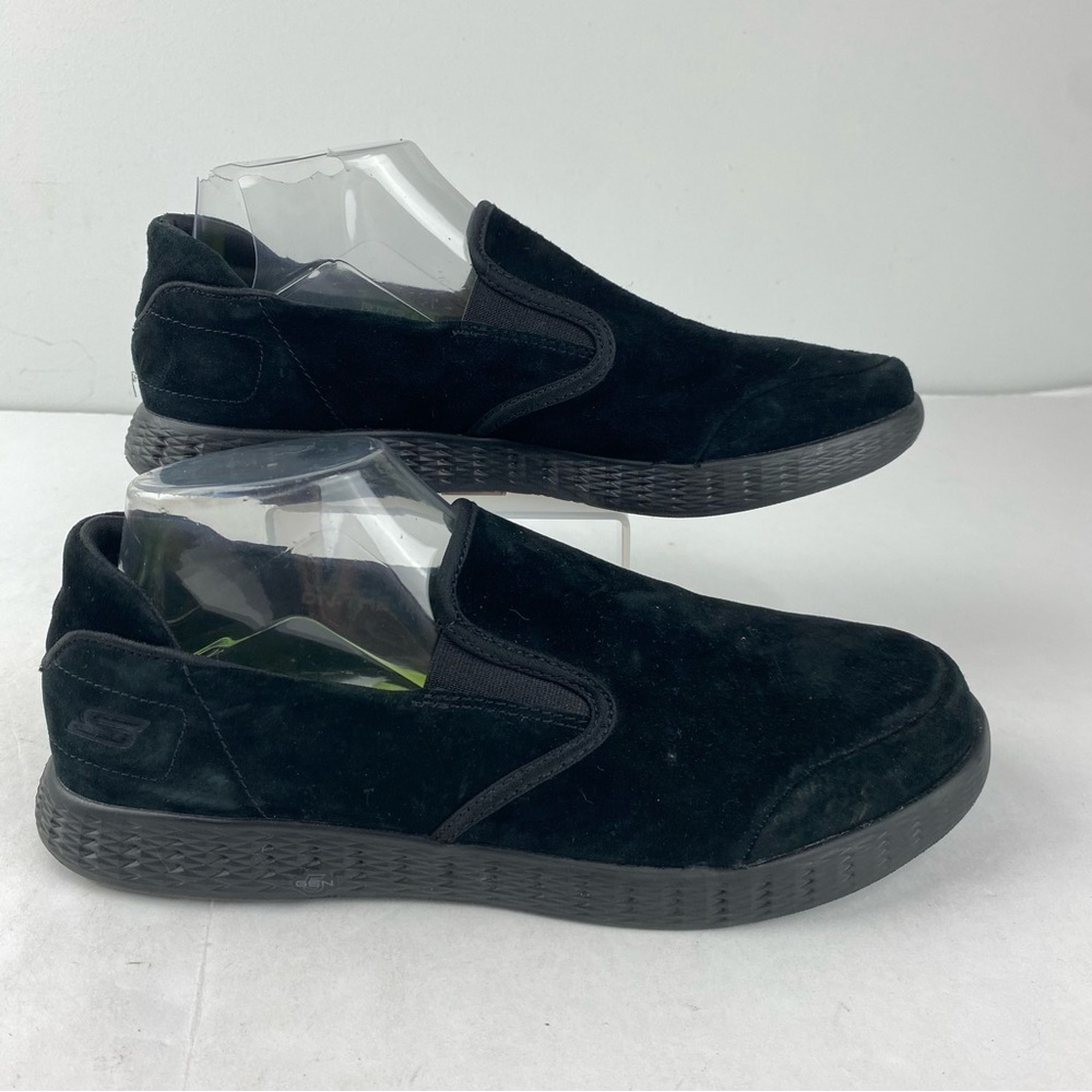 Skechers Womens 8 Black Suede On The Go Glide Recreate Slip On Loafer